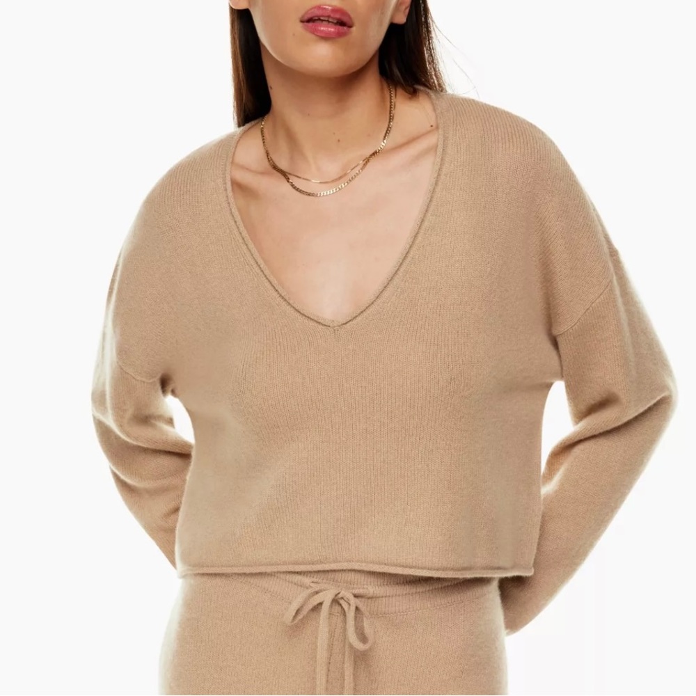 BABATON Luxe Cashmere V-Neck Sweater (Natural Tan)